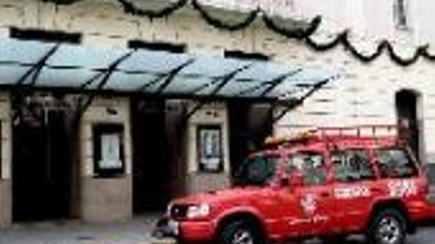 Un aviso de incendio en el teatro López de Ayala resulta ser afortunadamente una falsa alarma