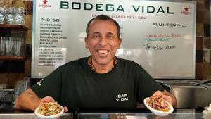 Diego Pellini en la barra de Bodega Vidal.