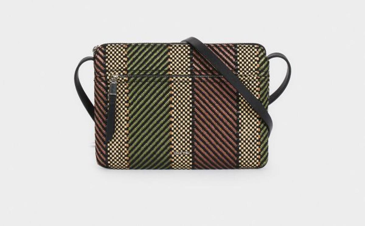 Bolso estilo bandolera con tejido trenzado