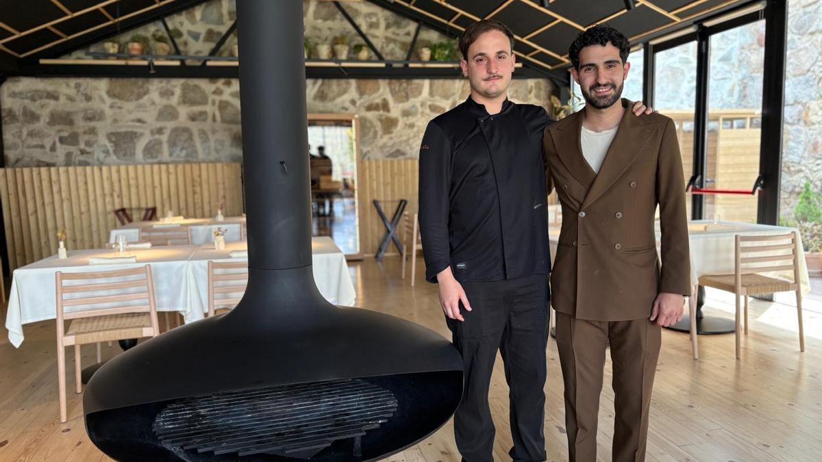 Diego Sanz y Adri Abella, en el restaurante Caleña.
