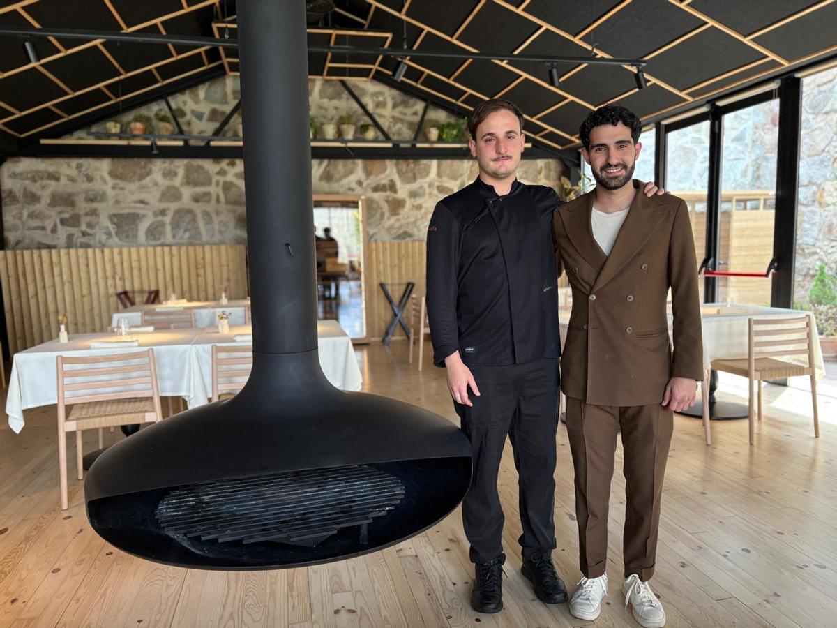Diego Sanz y Adri Abella, en el restaurante Caleña.