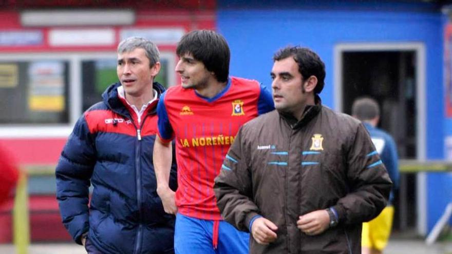 Cárcaba, entre Jaime Leiva y su ayudante, Daniel Roces.