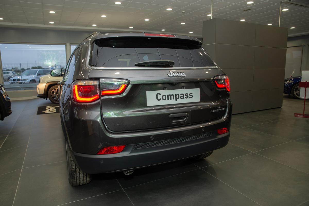 El Jeep Compass lleva un motor diesel 1.4 Multijet de 120 CV y cambio manual de 6 velocidades.