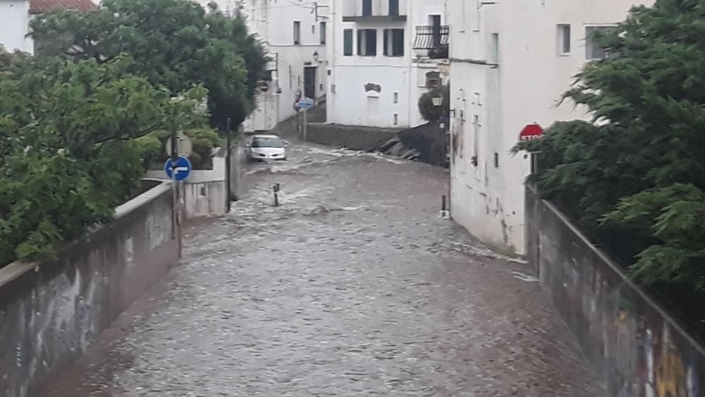 Aspecte matinal de Cadaqués després de les últimes pluges