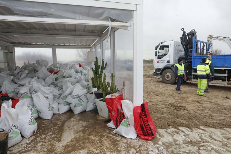 Desperfectos del temporal en las playas del Perellonet y El Saler.