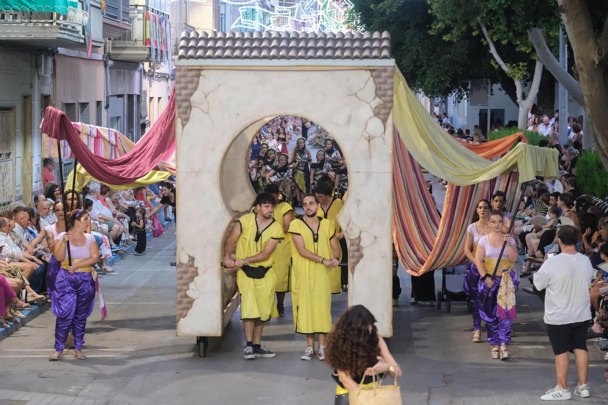 La Entrada Mora de las fiestas de Novelda, en imágenes