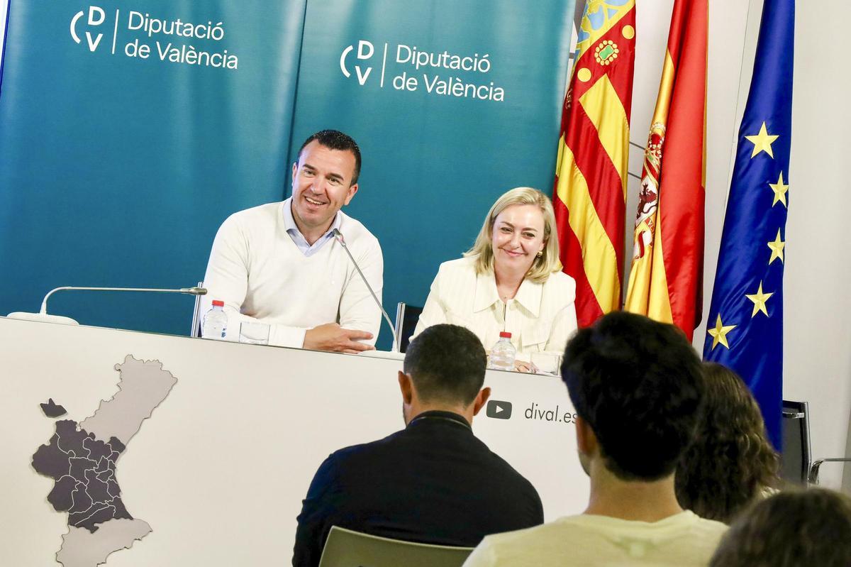 Mompó y Enguix en la presentación del Pla Obert.