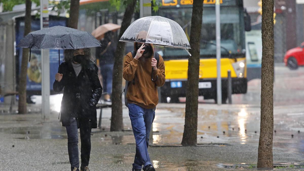 Imatge d'arxiu d'un dia de pluja a Girona