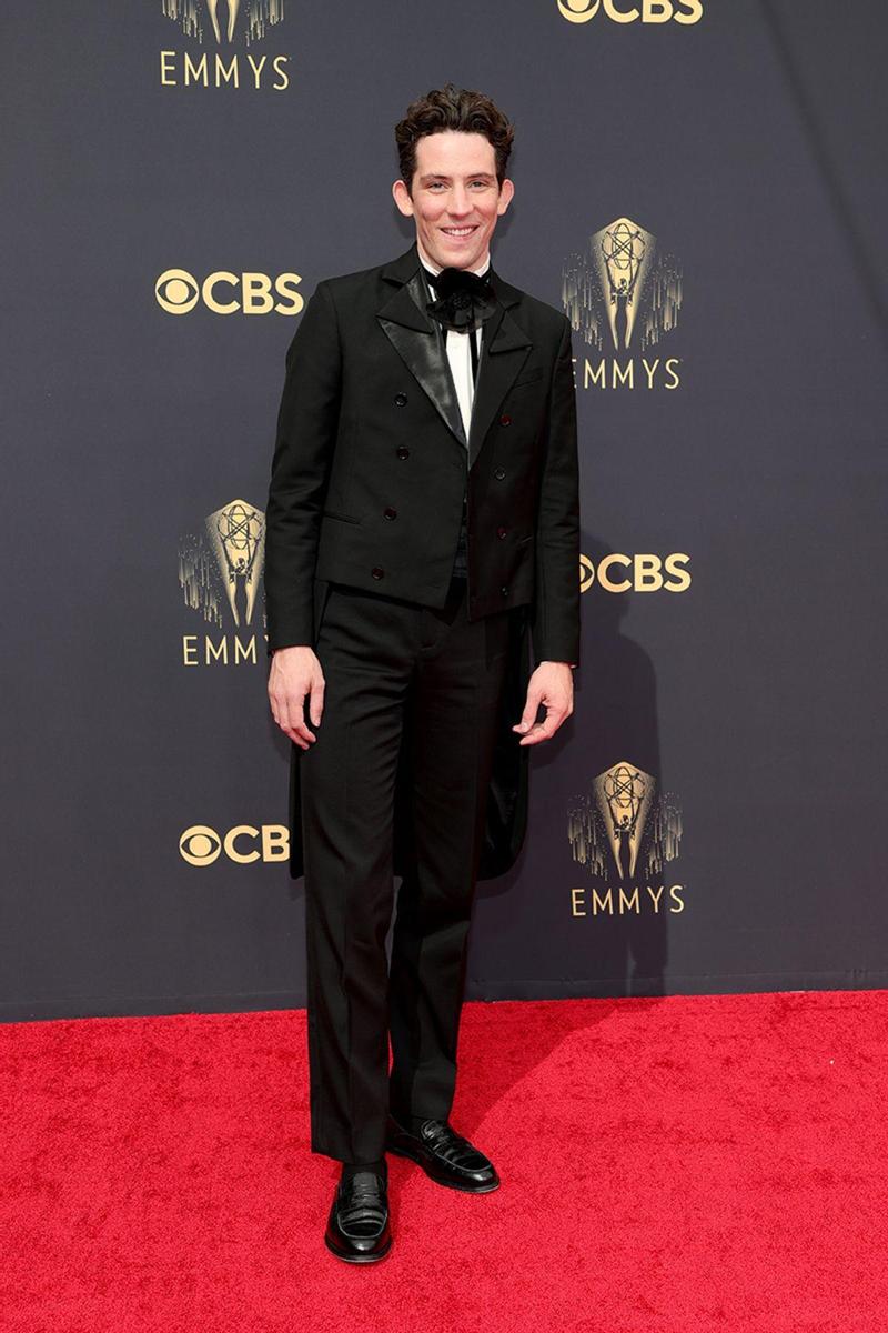 Josh O'Connor en los Premios Emmys 2021