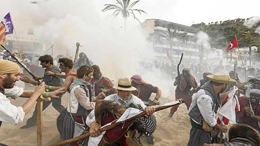 Batalla entre moros y cristianos en la playa de Can Repic, en el Port de Sóller.
