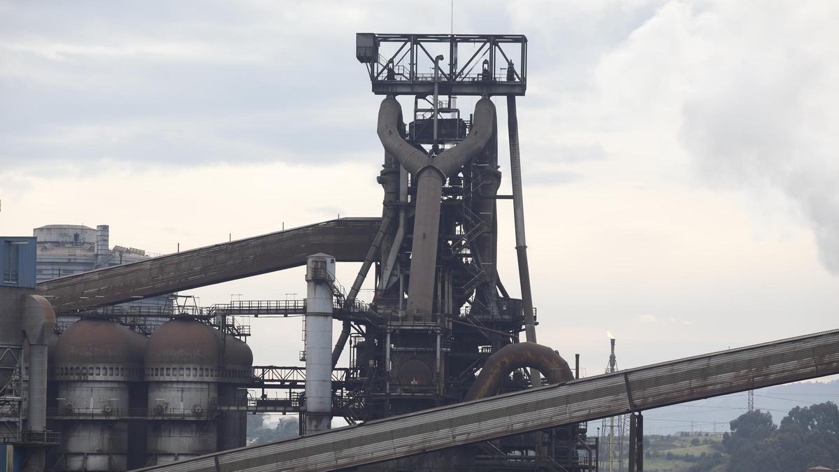 Horno alto "B" de la fábrica de ArcelorMittal en Veriña (Gijón).