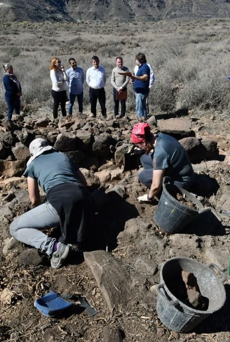 Hallan en La Fortaleza estructuras funerarias desconocidas en Canarias