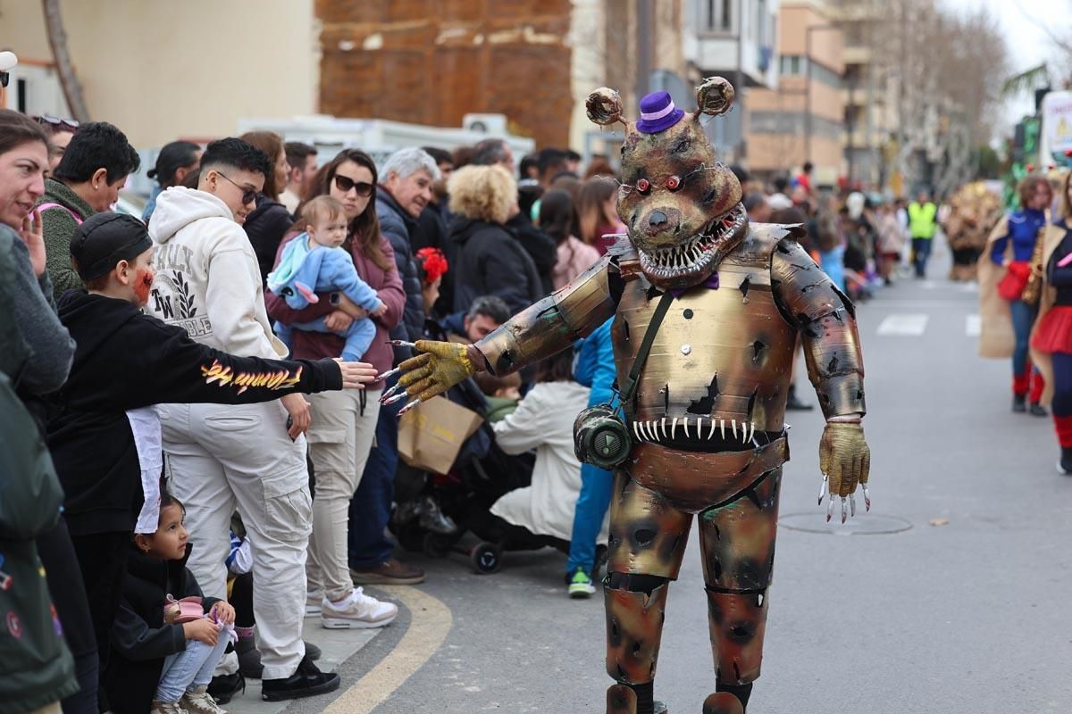 Búscate en las imágenes de la rúa de Carnaval de Ibiza