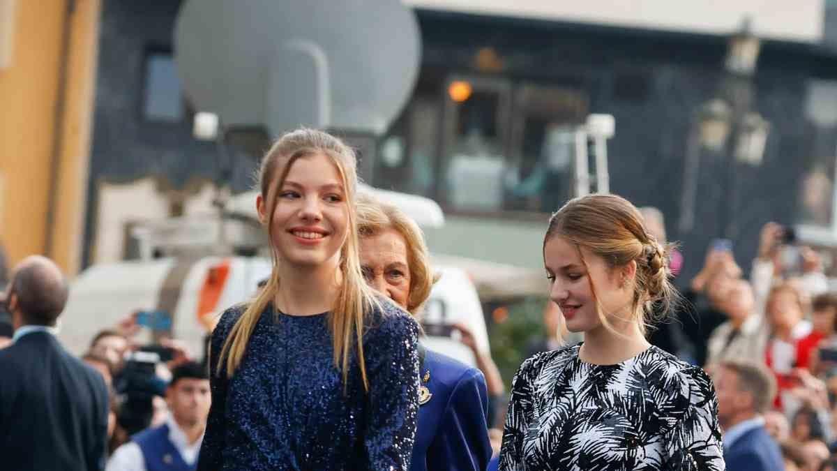 La infanta Sofía y la princesa Leonor en los Premios Princesa de Asturias 2022