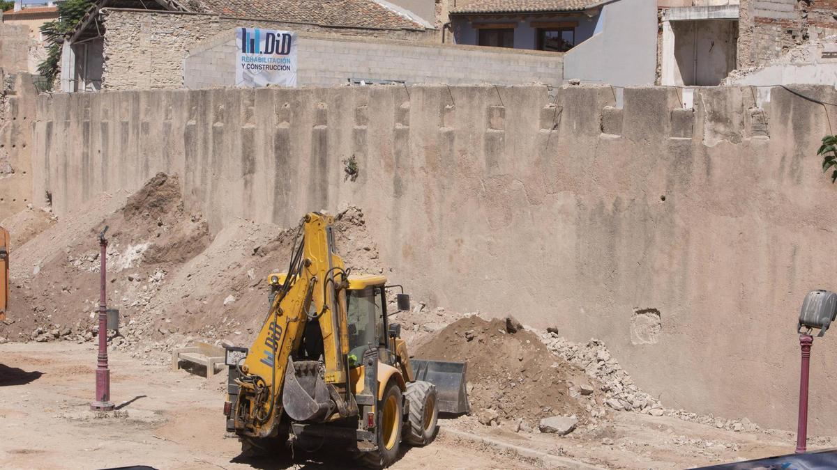 Obras de restauración de la muralla.