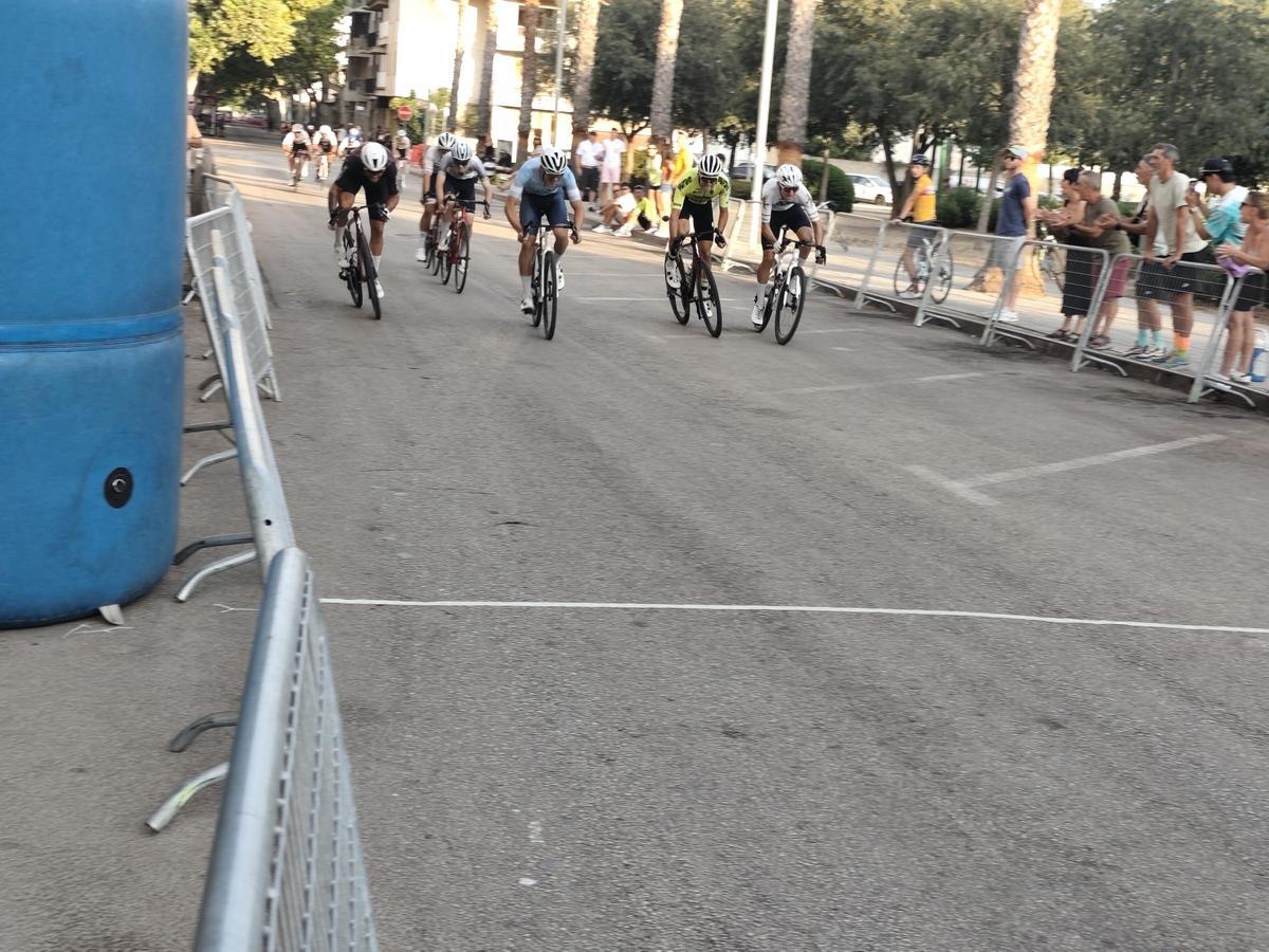 Ajustadísimo esprint final en la carrera de primer nivel del trofeo Ciutat d’Inca