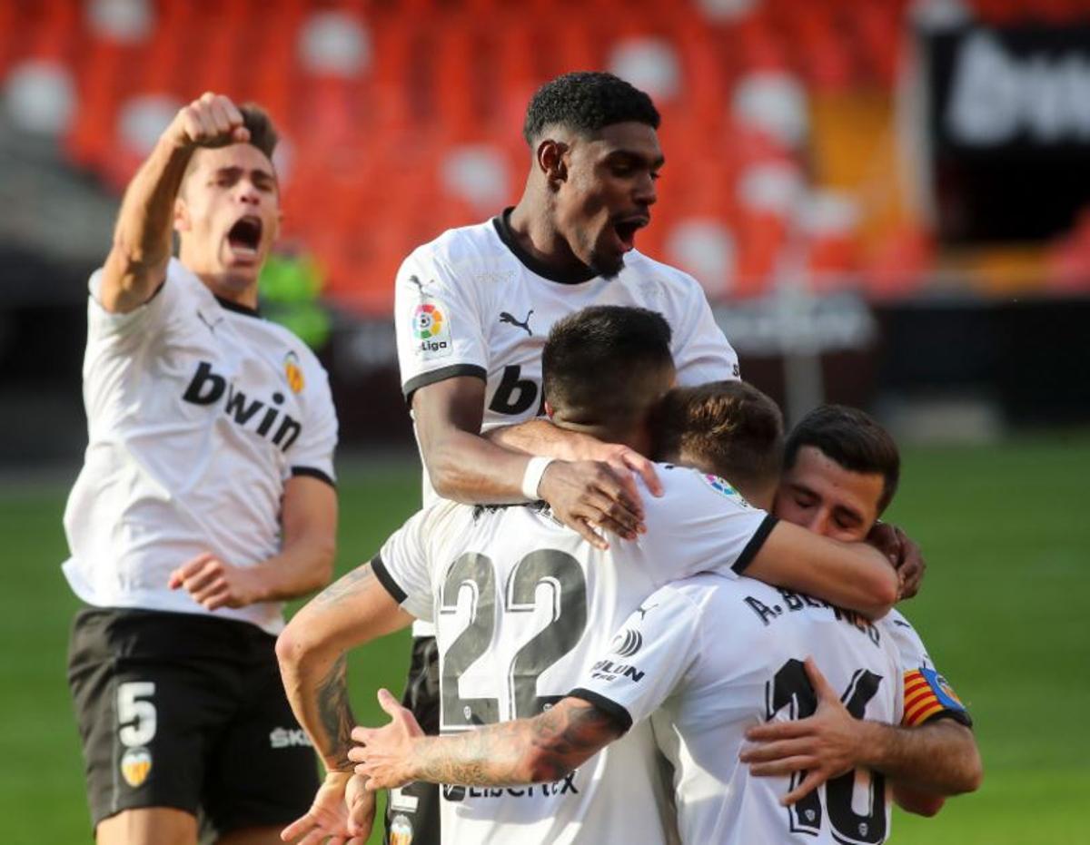 El Valencia recupera la autoridad (2-1)