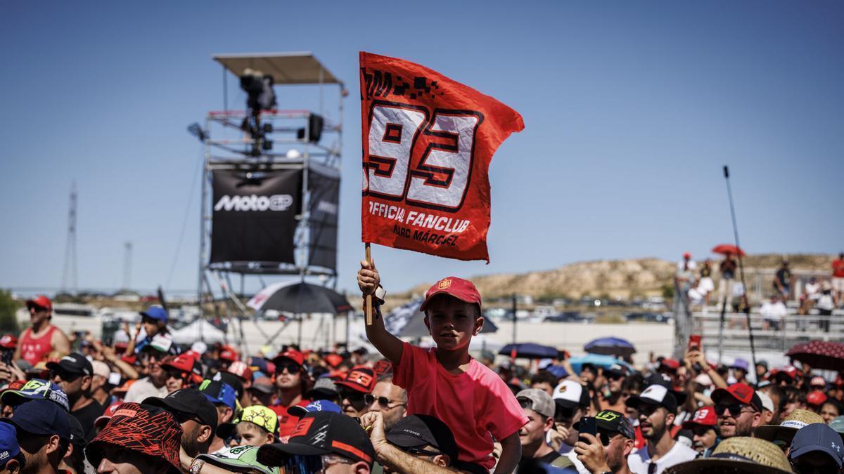 En imágenes | Marc Márquez celebra su reinado en Motorland con otro primer puesto en el GP de Aragón