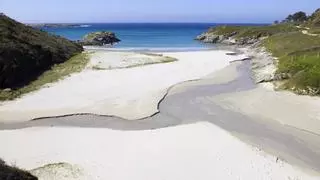 Localizan el cuerpo sin vida de una mujer en la playa de Santa Mariña, en Ponteceso