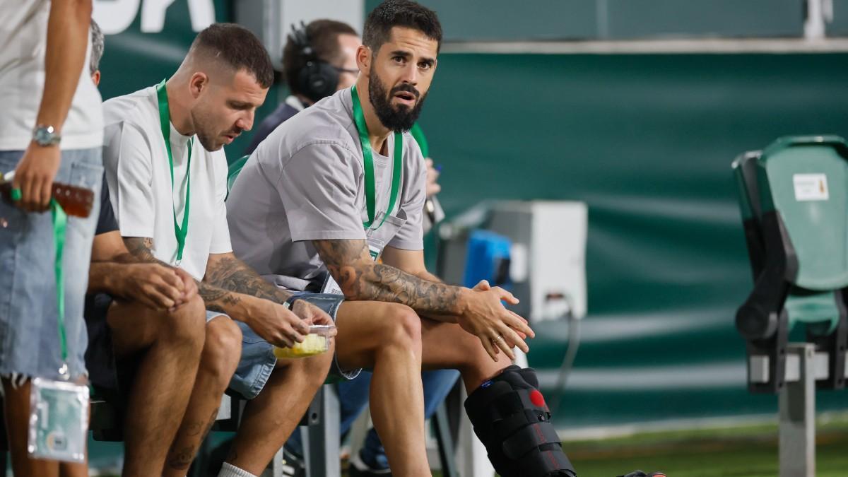 Isco durante su periodo de lesión