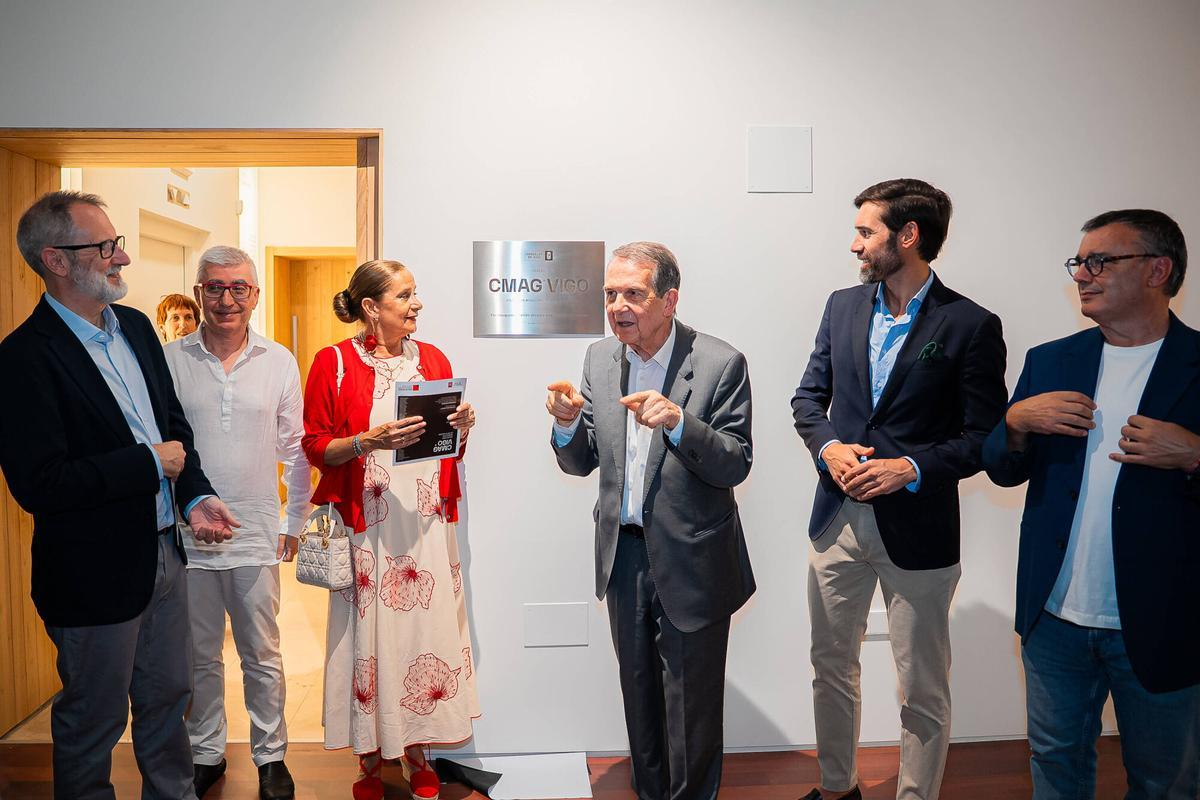 Vigo inaugura la Colección Municipal de Arte Galega con una selección de 69 «obras maestras» de pintura y escultura Vigo inaugura la Colección Municipal de Arte Galega con una selección de 69 «obras maestras» de pintura y escultura
