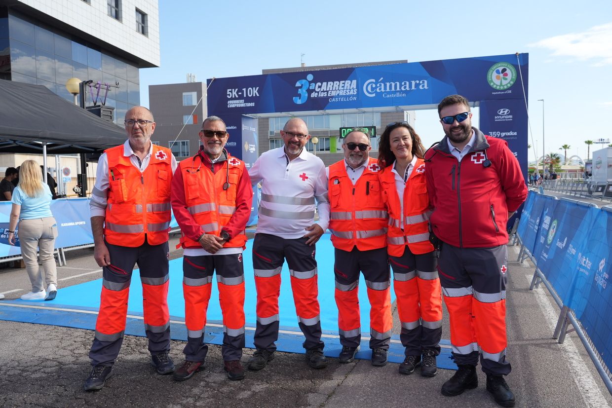 Búscate en las fotos de la Carrera de las Empresas en Castellón