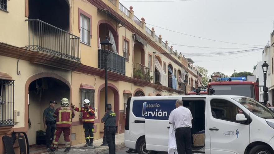 Incendio de una vivienda en Guillena con una familia fallecida.