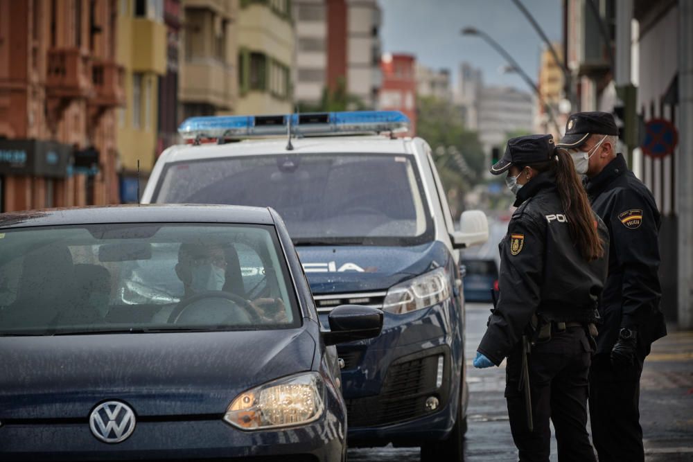 Control Policia Nacional en la Plaza Weyler