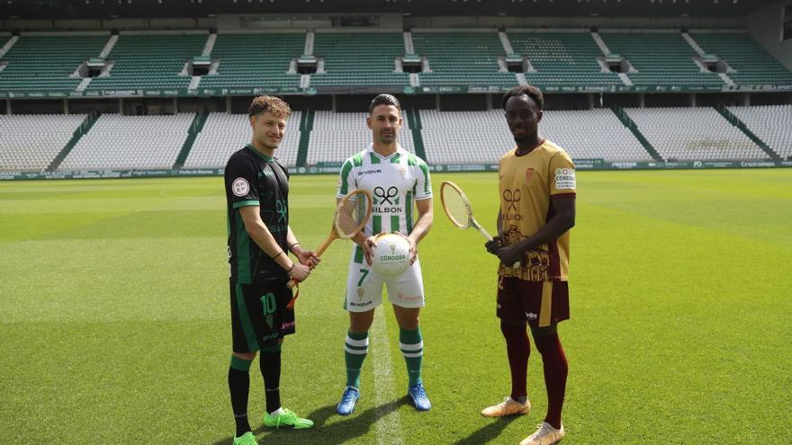 La nueva camiseta del Córdoba CF, con el patrocinio de Silbon, en imágenes