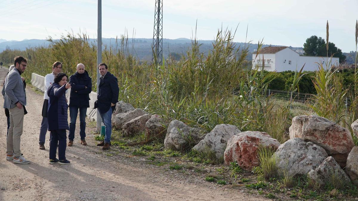 Visita d'autoritats al barranc de la Casella.