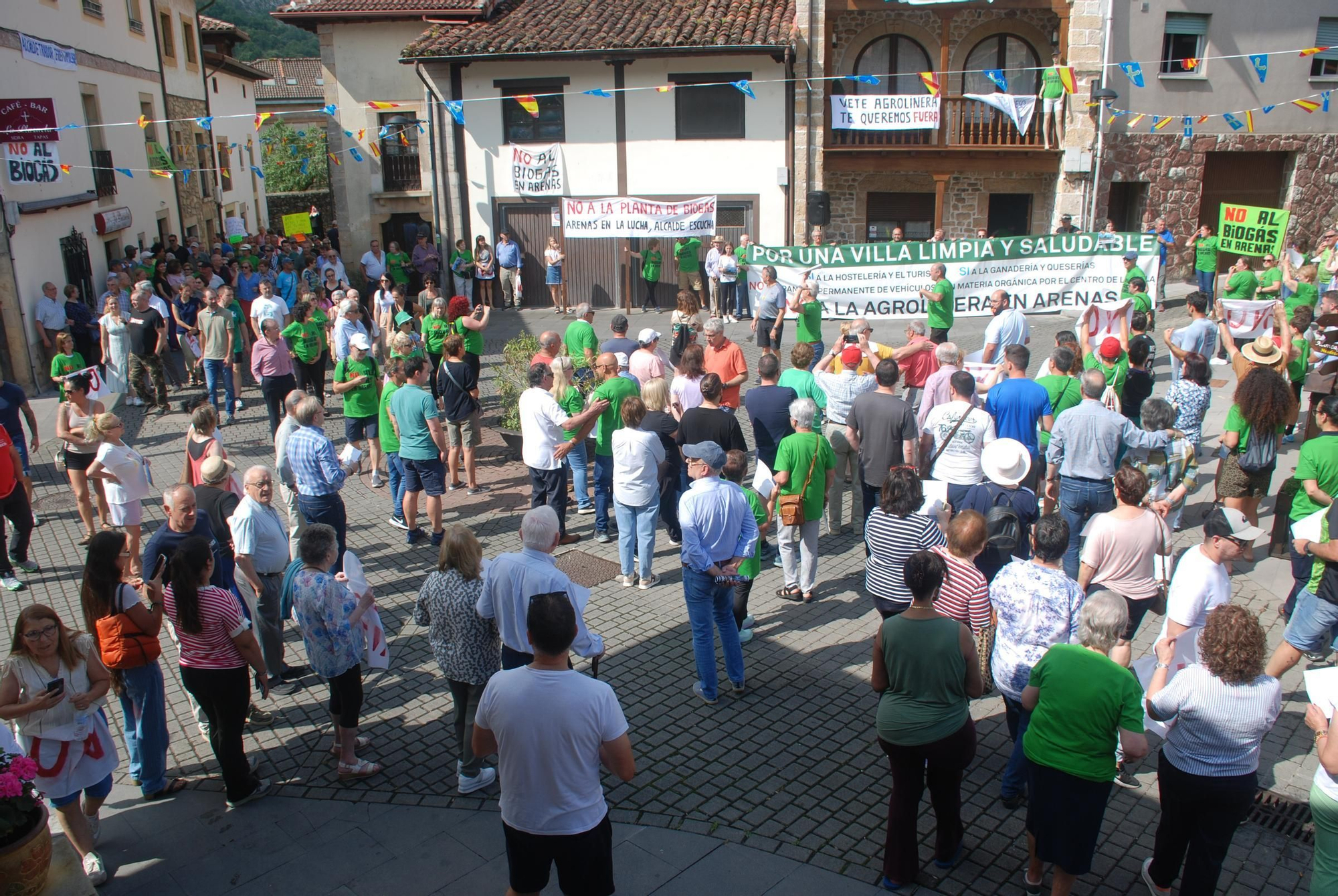 Manifestación contra la planta de biogás en Arenas de Cabrales