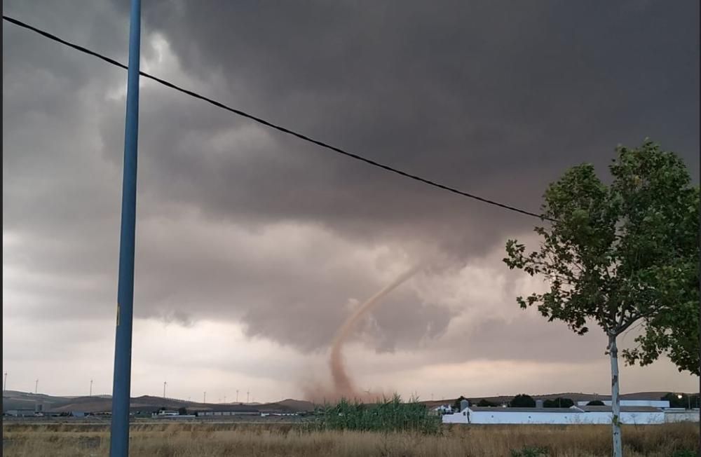 Un tornado atraviesa Campillos