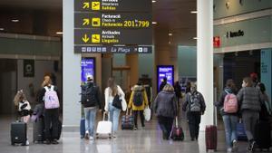 Viajeros en el aeropuerto de El Prat, en mayo pasado. 