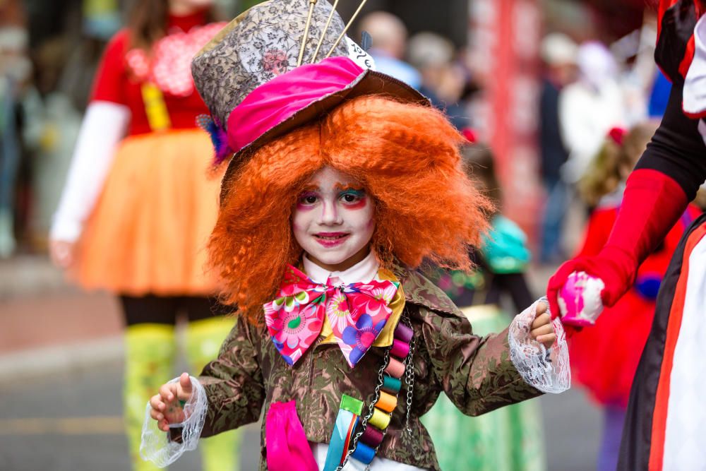 Los más pequeños desfilan en el Carnaval Infantil de Benidorm.