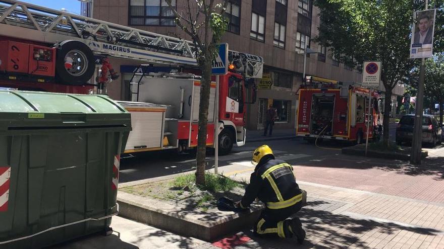 Bomberos en la zona. // FdV