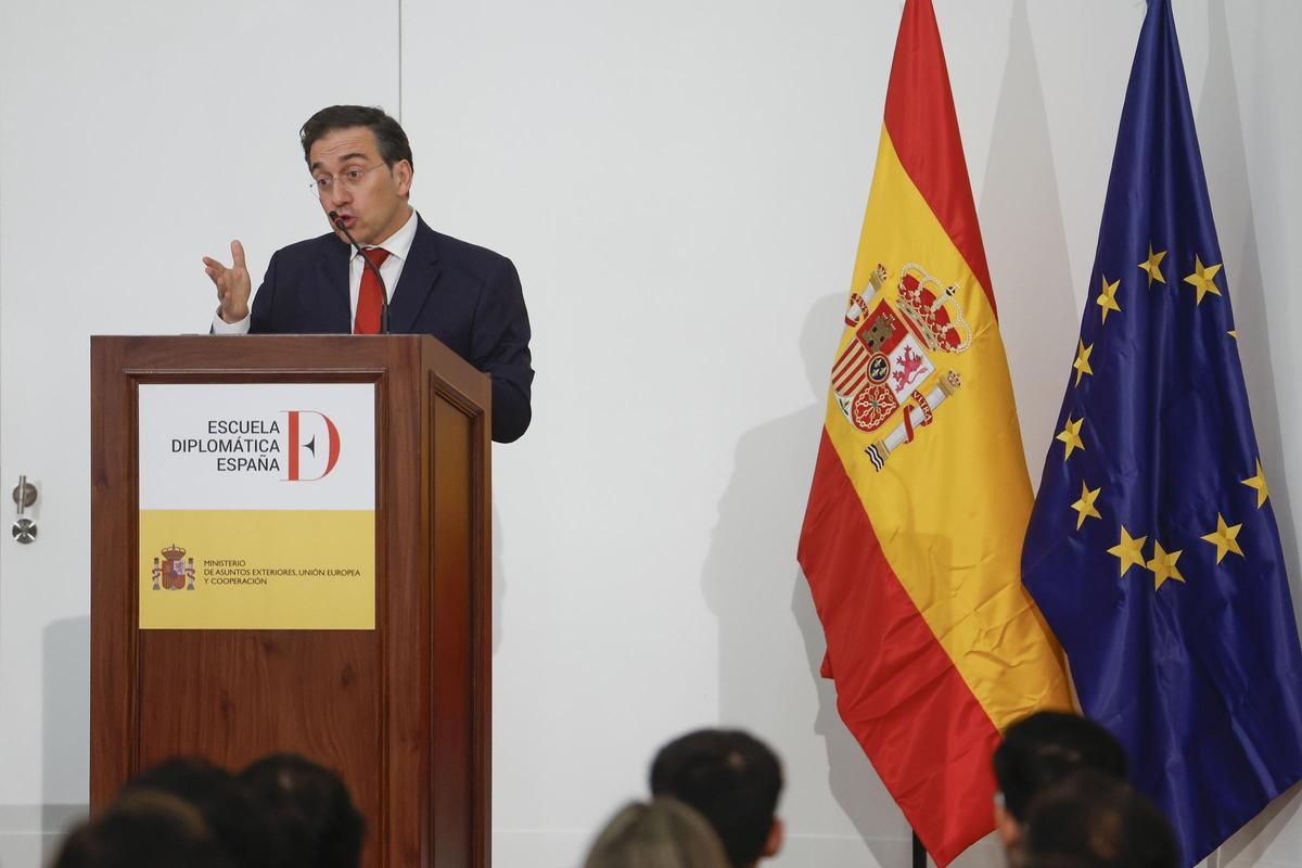 Exteriores pide a los españoles en Irán que abandonen el país