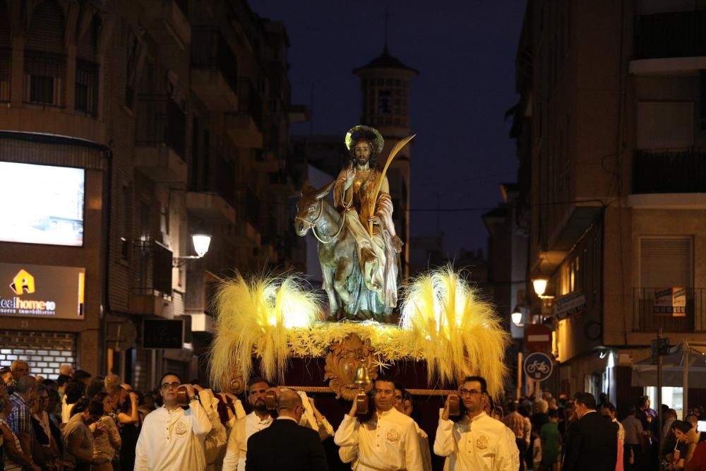 Procesión por el Encuentro Nacional de Cofradías