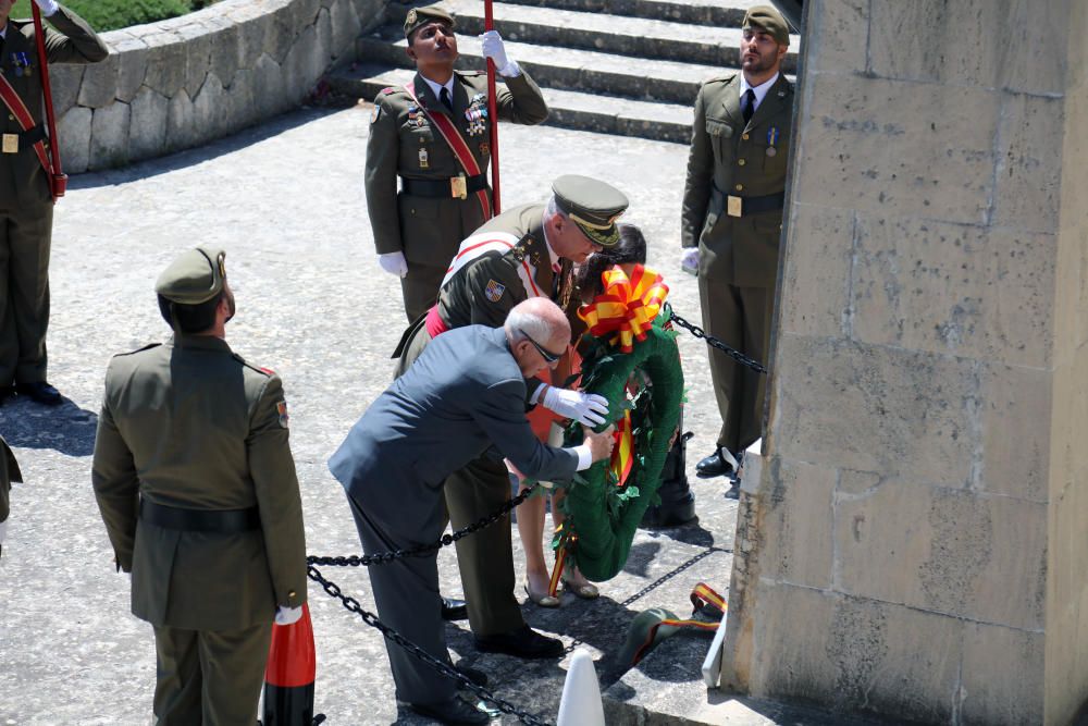 600 civiles juran la bandera en Palma