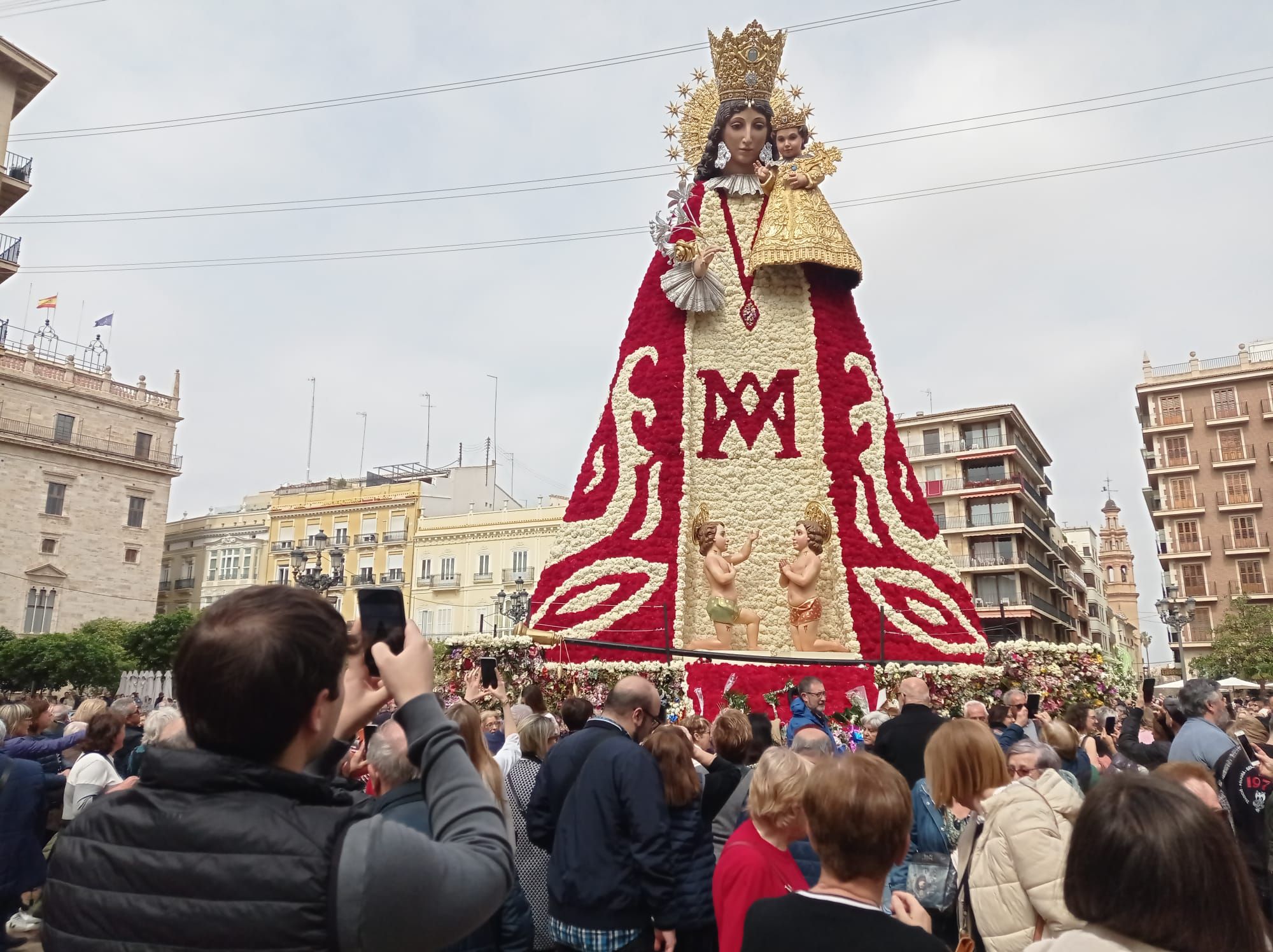 Las calles de València recuperan la normalidad tras las Fallas de 2024