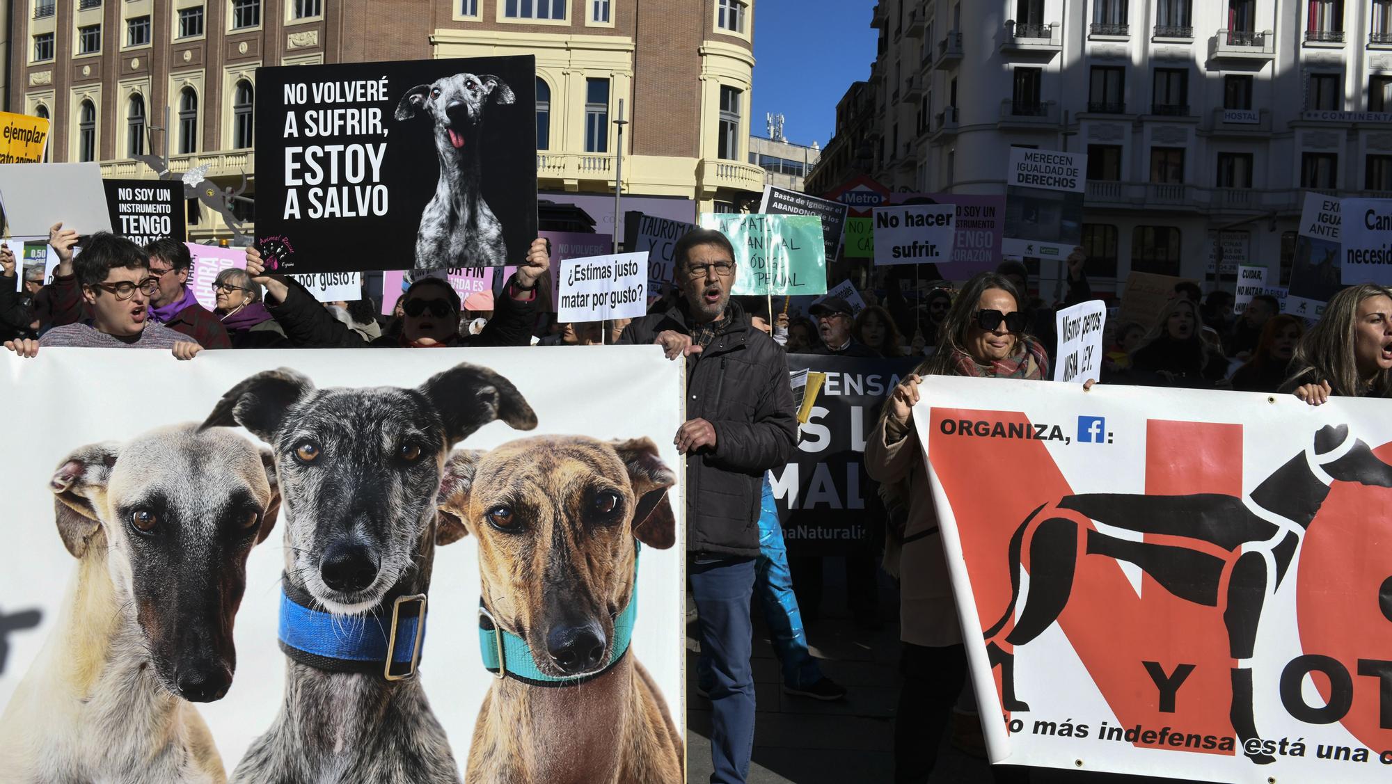 Protesta contra la caza con perros