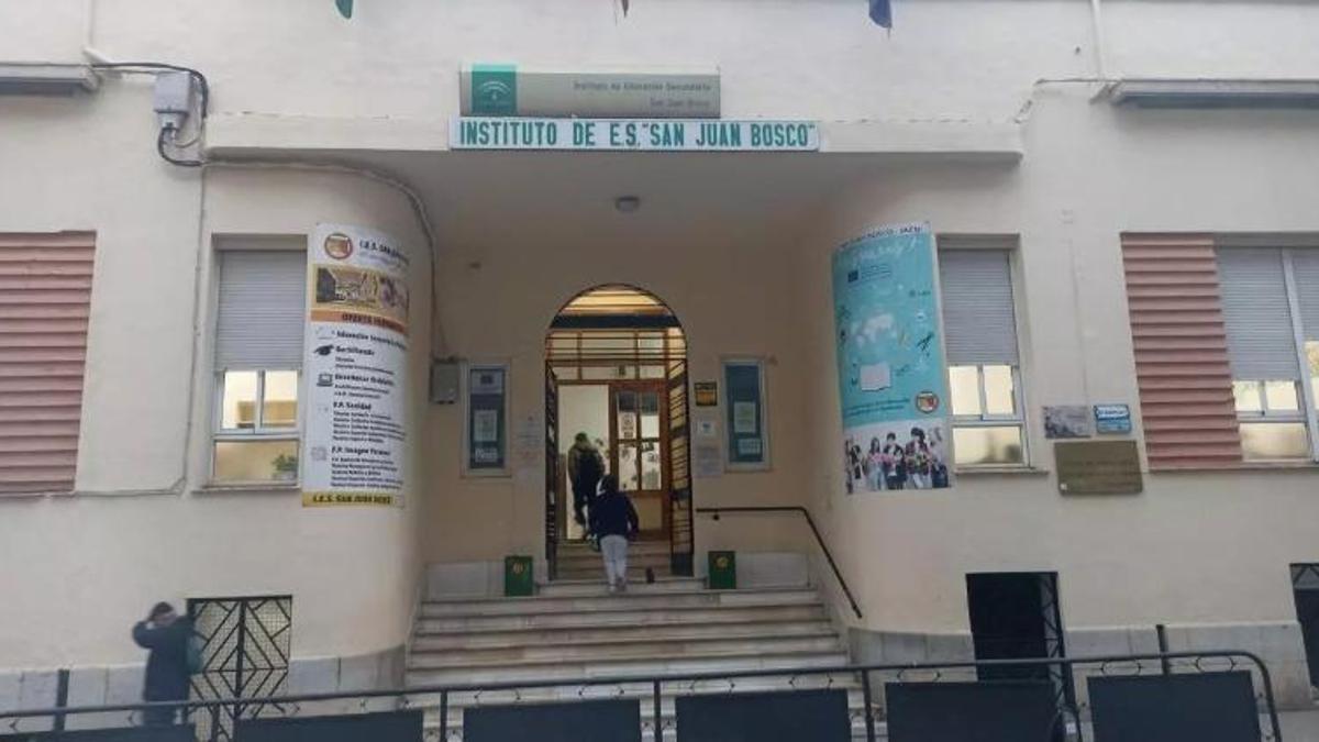 Entrada de l'IES Juan del Bosco de Jaén, on estudiava la Sharit