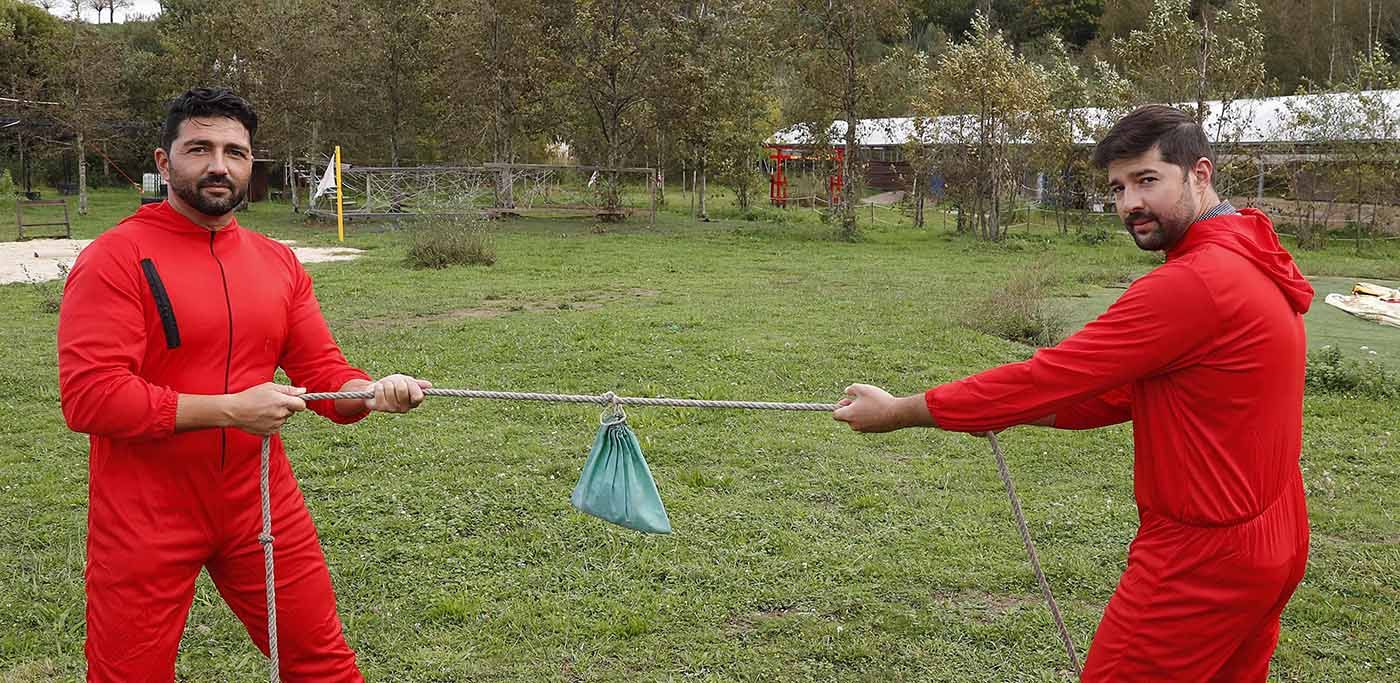 Ricardo y Luis Terrón en las instalaciones del monte vigués