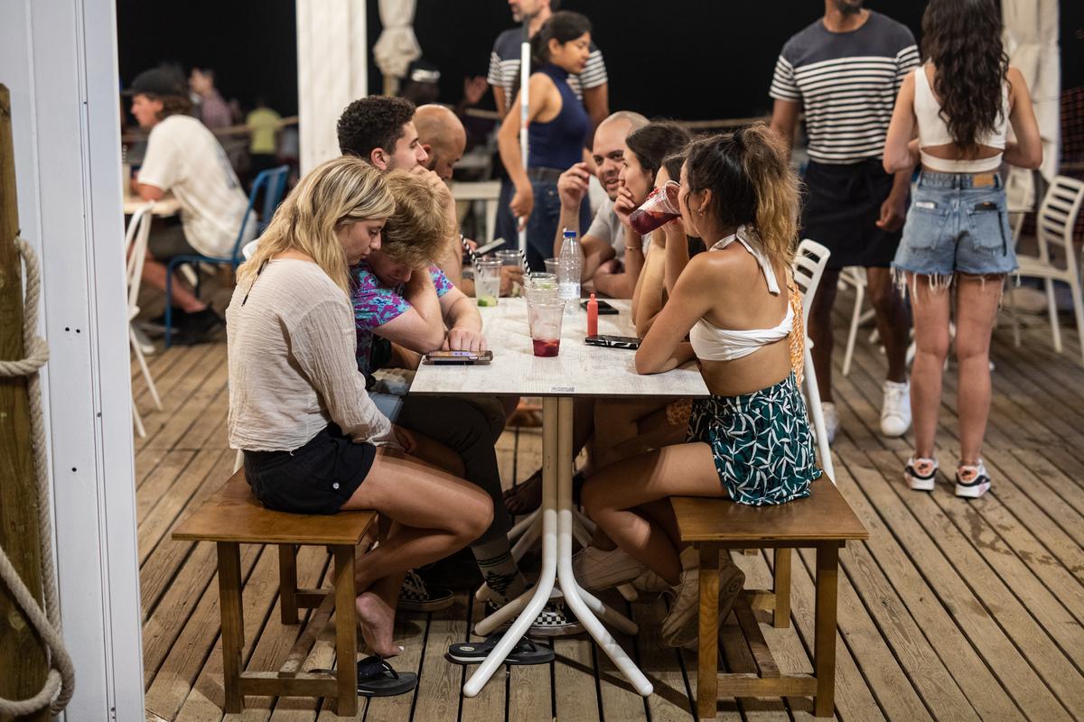 La verbena regresa a la playa en Barcelona