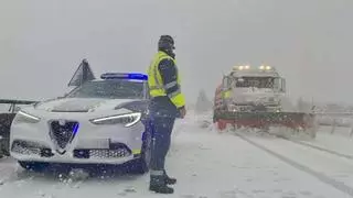 Alerta naranja en Galicia: nieve, hielo y granizo dejan carreteras cortadas, salidas de vía y otras incidencias