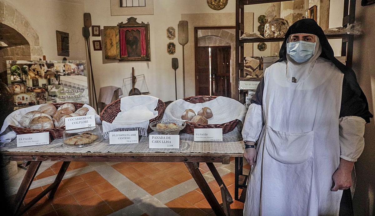 La tienda del convento se puede visitar de lunes a domingo.