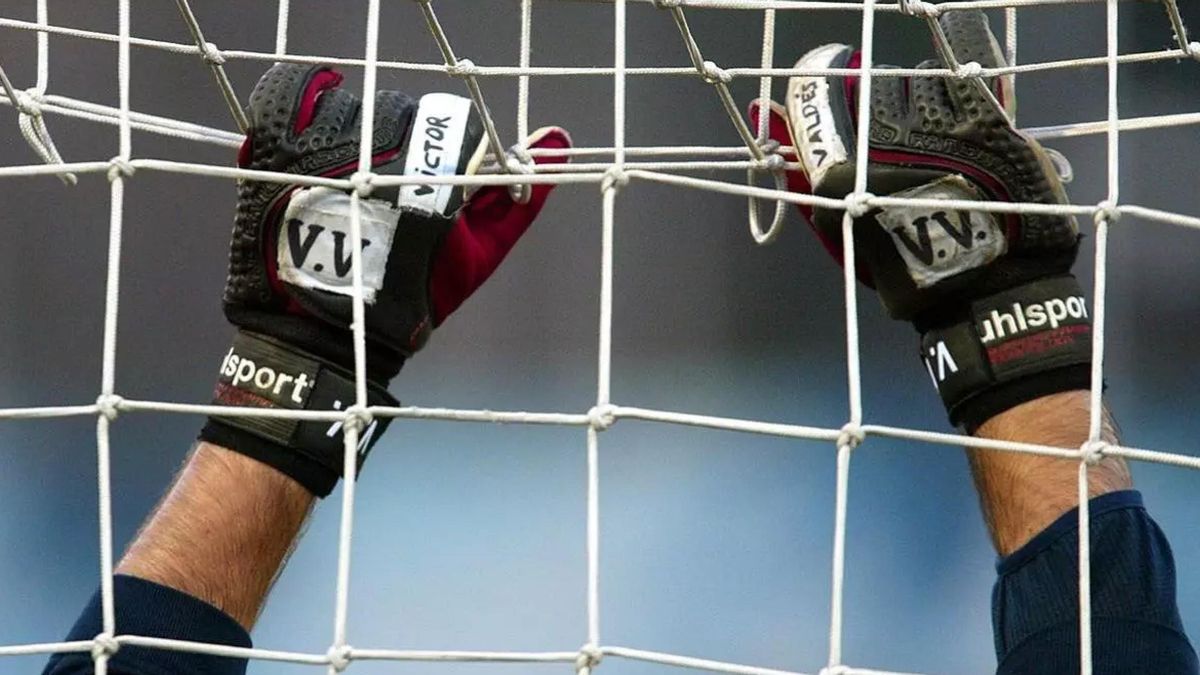 Los guantes de Víctor Valdés, el portero del Barça que ganó tres Champions.