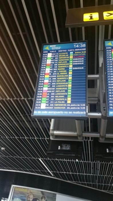 La larga espera de usuarios del Imserso en el aeropuerto de Gran Canaria