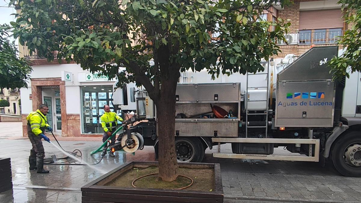 Trabajadores de la empresa Aguas de Lucena.