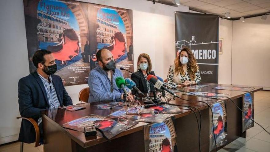 ‘El Perrete’ habla en la rueda de prensa a la que también asistieron Jesús Ortega, Paloma Morcillo y Nane Ramos.