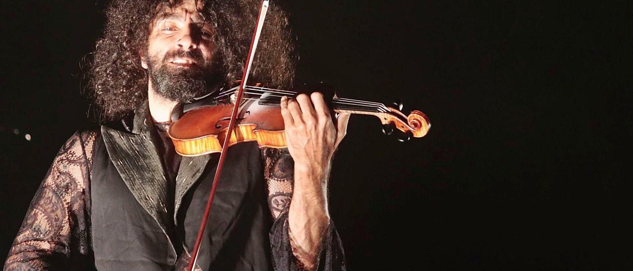 Ara Malikian, durante un concierto.